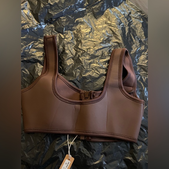 SKIMS Rubberized Scuba Swim Scoop Neck Bikini Top xxs - Picture 7 of 10